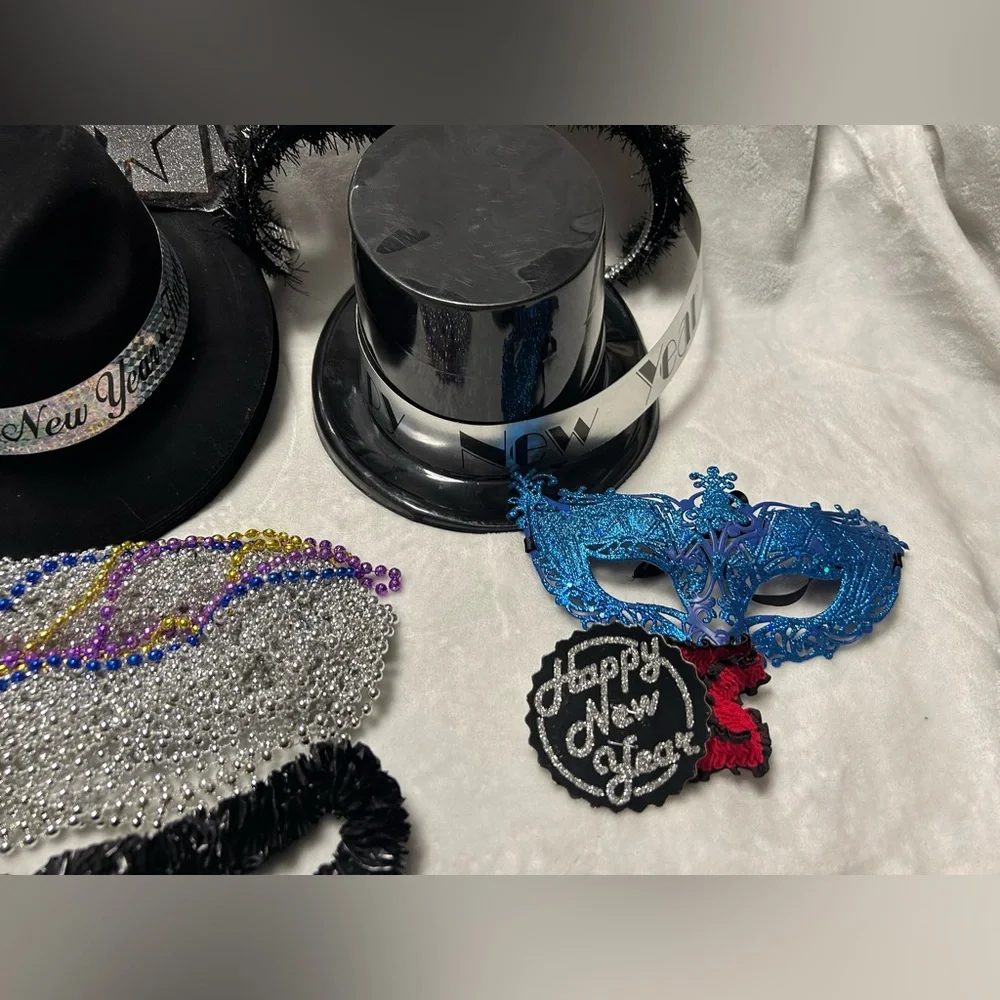 New Years Eve party kit 9 hats 31 necklaces banner mask 12 tiaras 30 horns